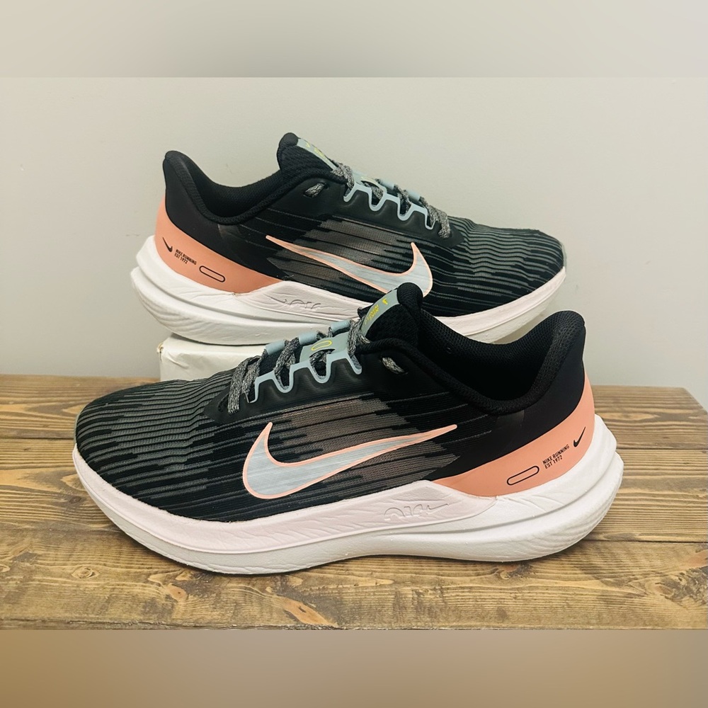 Nike Air Winflo 9 Black Light Madder Root 2022 Shoes Women’s Size 8